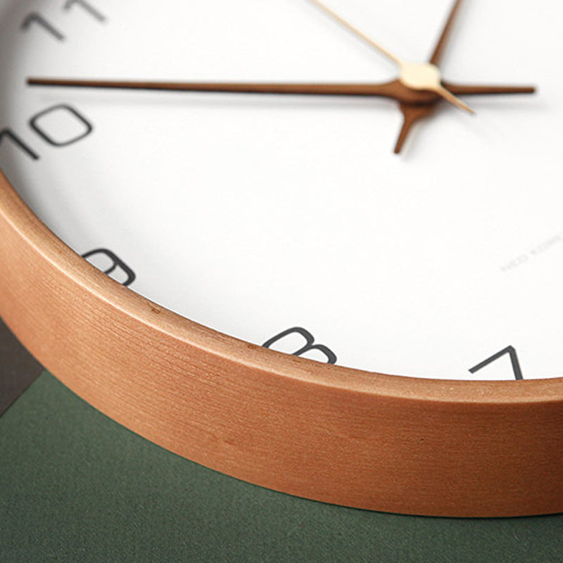 Wanduhr aus Holz im minimalistischen Design 3