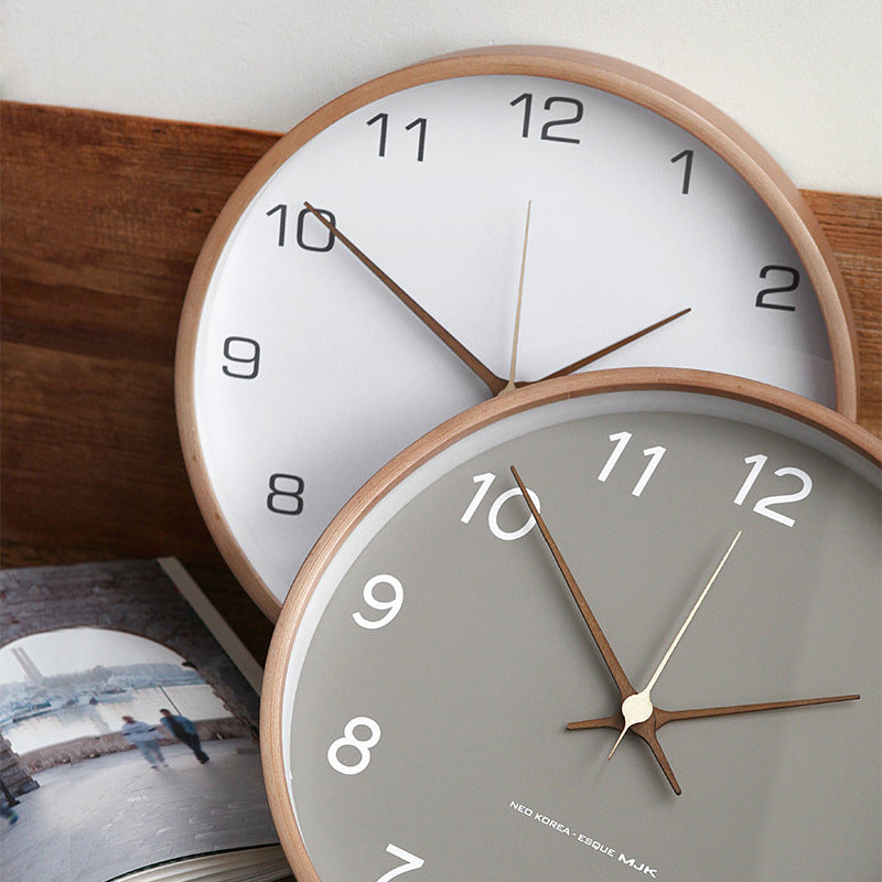 Wanduhr aus Holz im minimalistischen Design 5