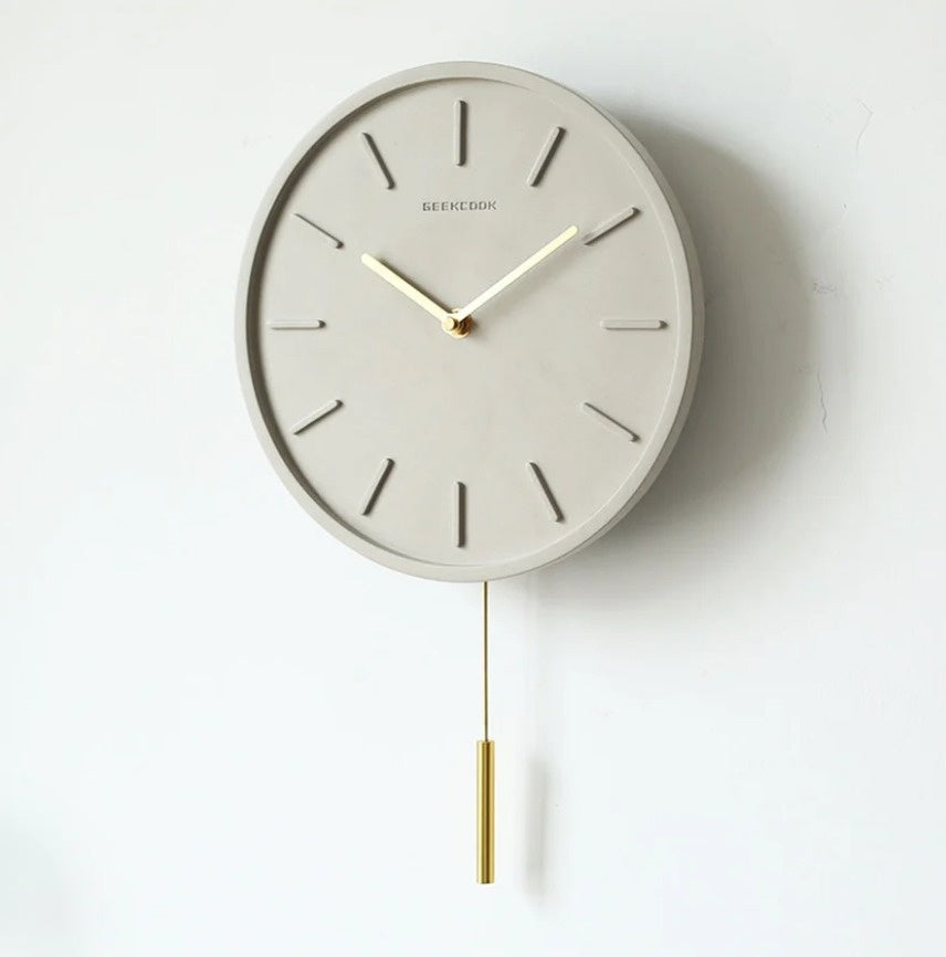 Wanduhr aus Zement mit Metallanhänger für modernes Wohnen 3