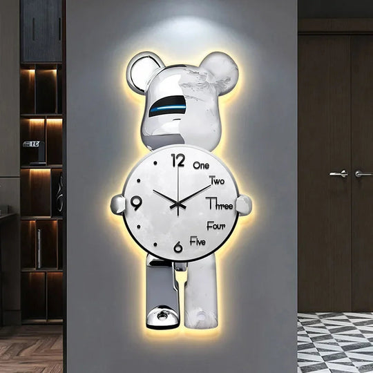 Wanduhr mit Bärenmotiv und LED-Beleuchtung für Kinderzimmer 2