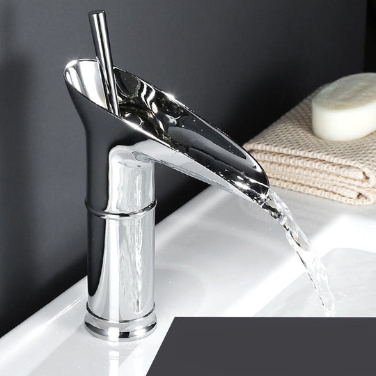 Waschtischarmatur Retro Wasserfall 13