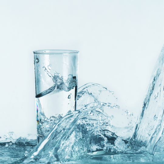Wasserflasche mit Wasserstoffgenerator für unterwegs 4
