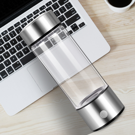 Wasserflasche mit Wasserstoffgenerator für unterwegs 5