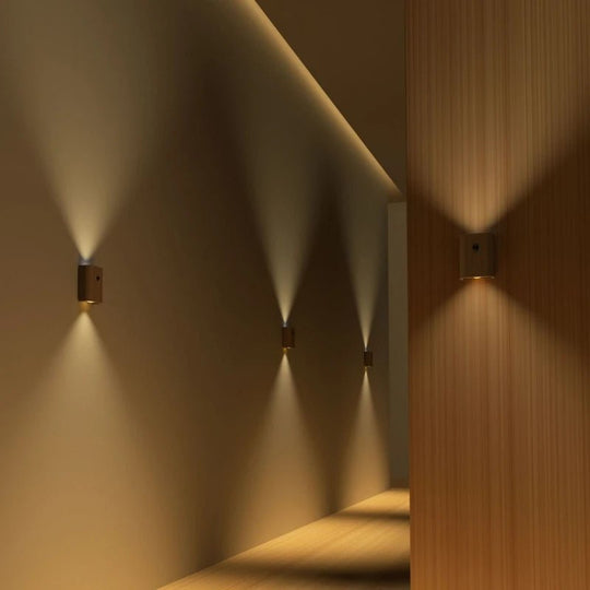 Wiederaufladbare Holzlampe mit Bewegungssensor 1