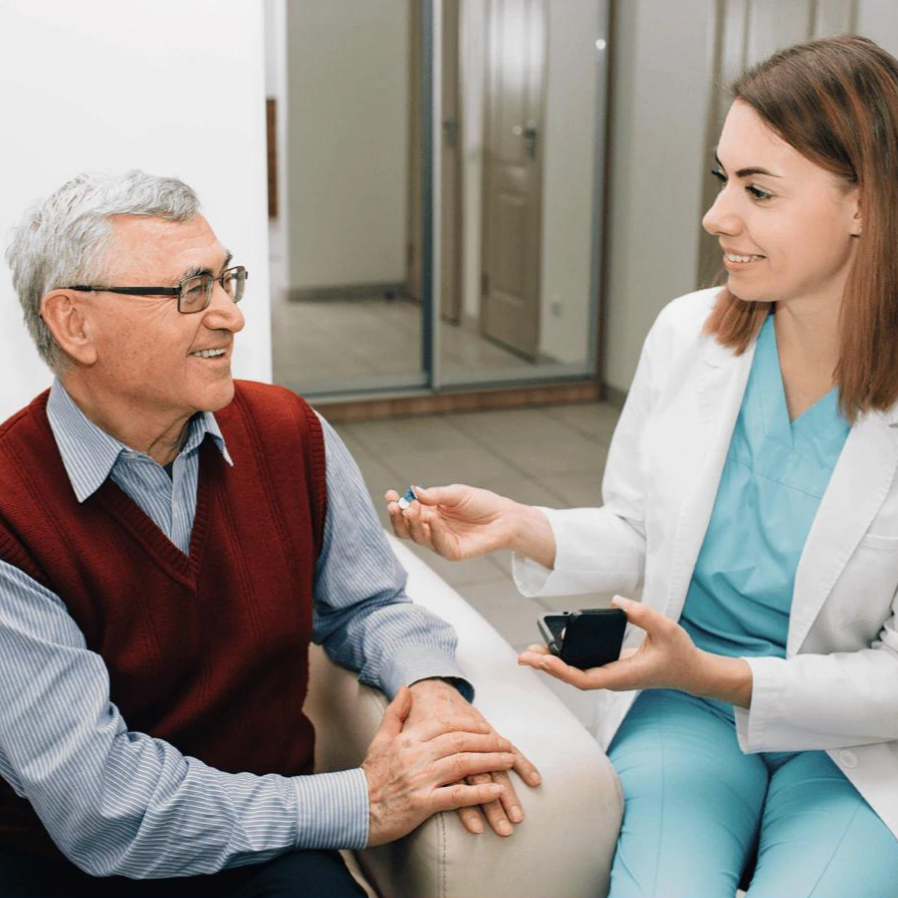 Wiederaufladbare Hörgeräte für Männer und Frauen mit Geräuschunterdrückung 4