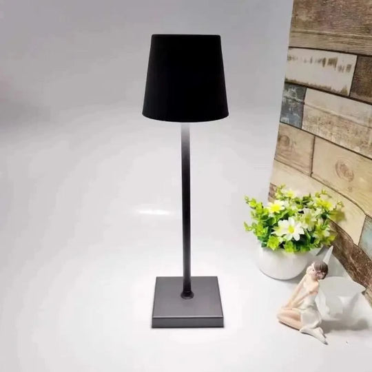 Wiederaufladbare USB-LED-Schreibtischlampe mit Touch-Steuerung Modern Design 7