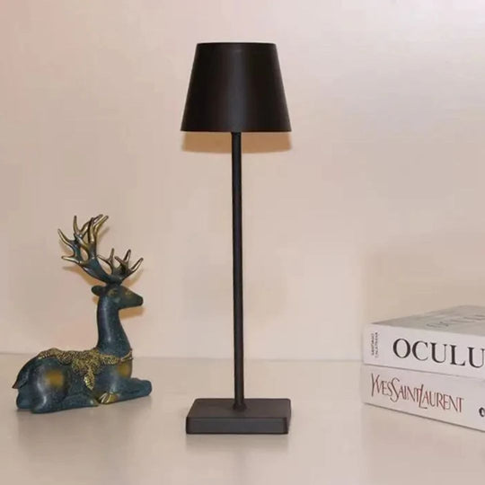 Wiederaufladbare USB-LED-Schreibtischlampe mit Touch-Steuerung Modern Design 8