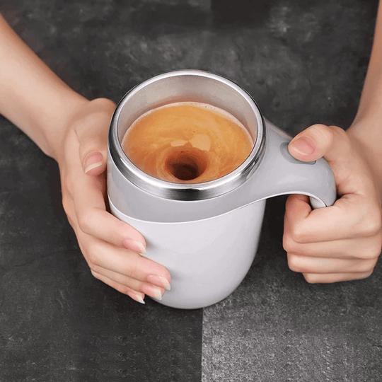 Wiederaufladbarer Trinkbecher mit Automatischem Rührwerk für Perfekte Getränke 0