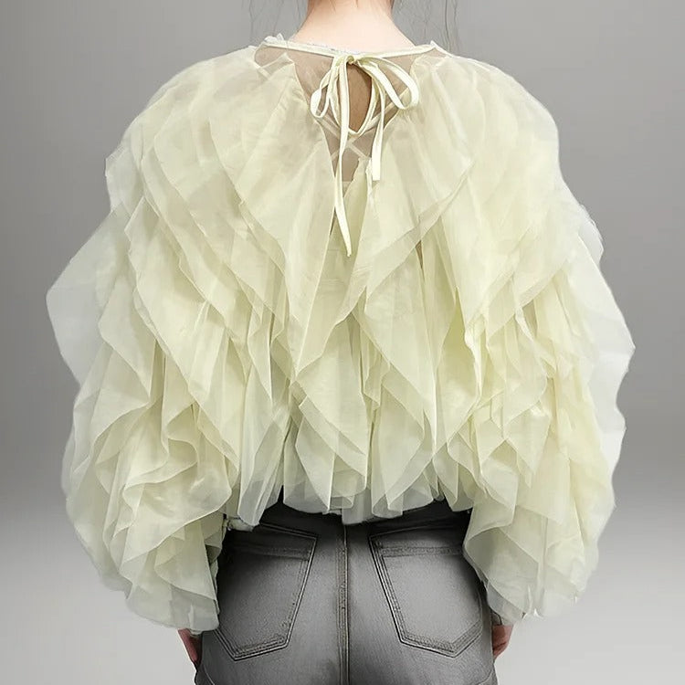 Damen-Shirt mit O-Ausschnitt und Rüschen