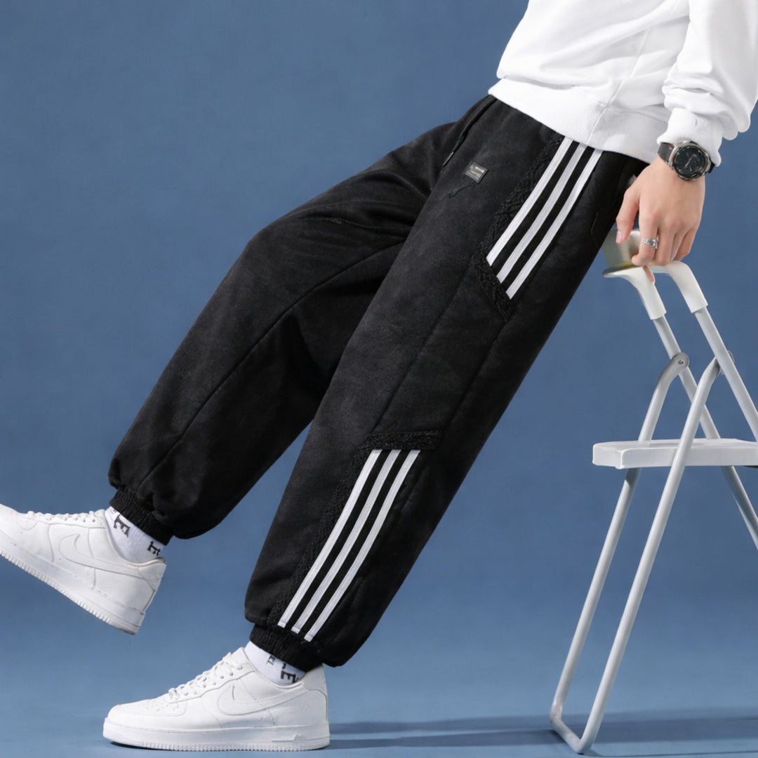 Herren Jogginghose mit Seitlichen Streifen