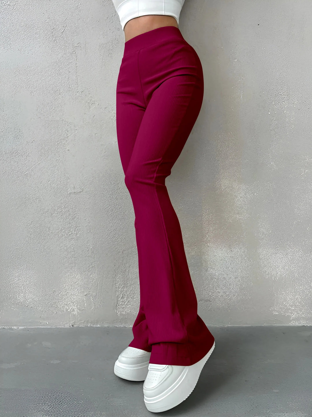 Gerippte Damenhose mit hoher Taille