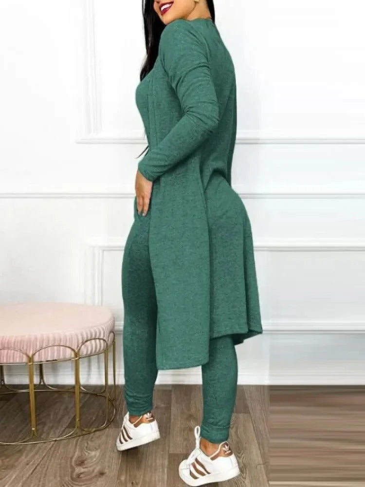 Overall und Jacke mit Tasche und Kordelzug
