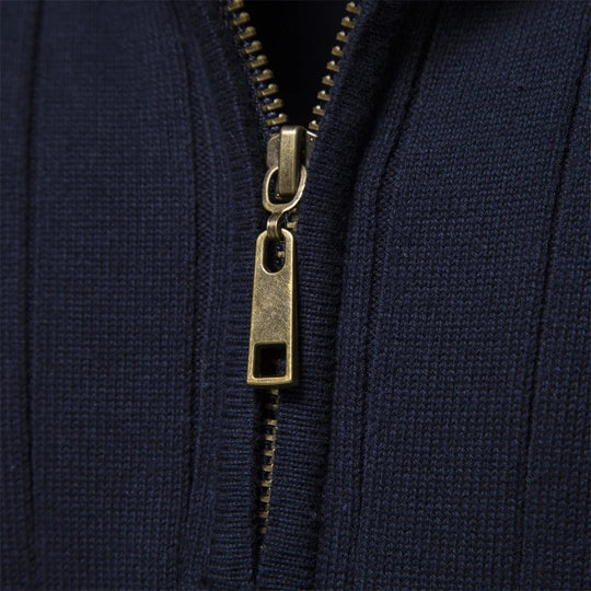 Herren-Strickpullover mit hohem Kragen