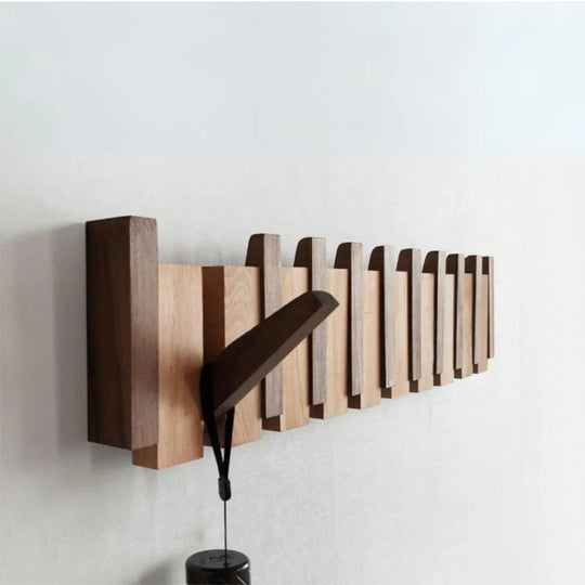 Wandgarderobe mit Magnetischen Klapphaken im Minimalistischen Design
