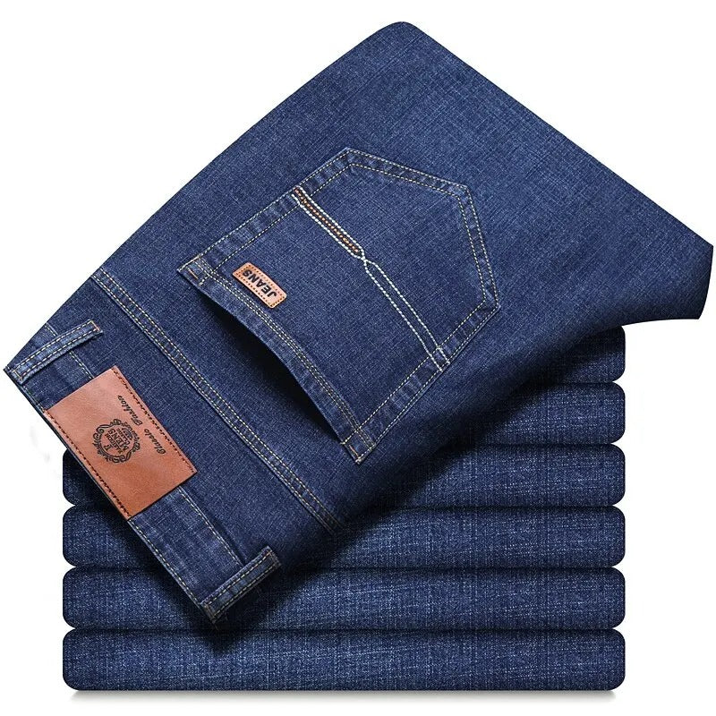 Klassische Herrenjeans aus Denim