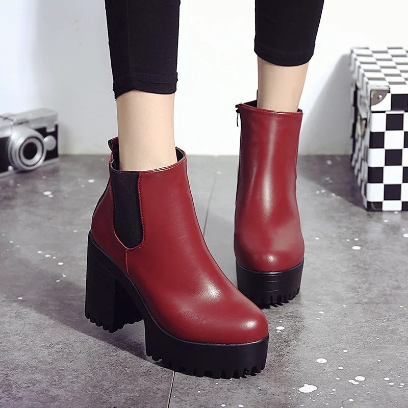 Hochhackige Damenstiefel